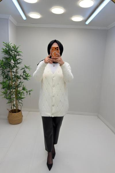 Nora Taş Detaylı Hırka Beyaz