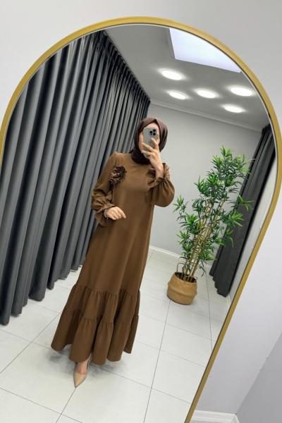 Güllü Broşlu Elbise Acı Kahve