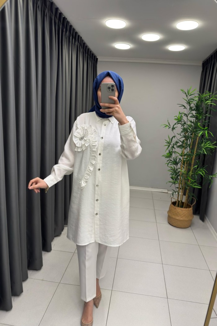 Gül Detaylı Tensel Gömlek  Beyaz