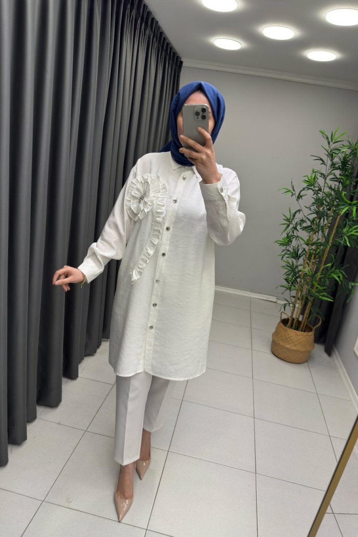 Gül Detaylı Tensel Gömlek  Beyaz