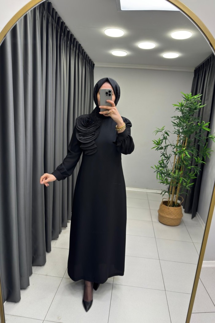  Gül Detay Elbise Siyah